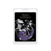Зажимы для сосков с фиолетовой цепочкой Sweet Caress Nipple Chain - Sweet Caress - купить с доставкой в Новокузнецке Зажимы для сосков с фиолетовой цепочкой Sweet Caress Nipple Chain - Sweet Caress - купить с доставкой в Новокузнецке