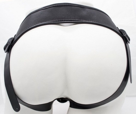 Реалистичный фаллоимитатор с мошонкой на трусиках Харнесс - 16,5 см. - LOVETOY (А-Полимер) - купить с доставкой в Новокузнецке