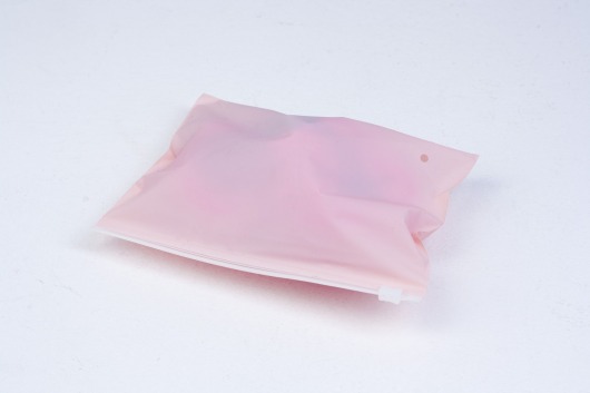 Черные базовые наручники из кожи с розовой опушкой - Лунный свет - купить с доставкой в Новокузнецке